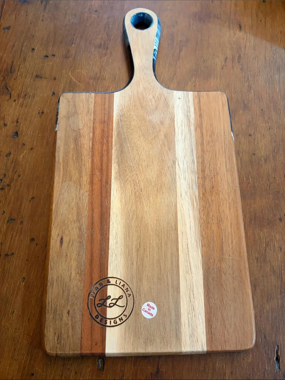 Lynn & Liana handcrafted Wood Serving Board with Navy  & White Resin Handle